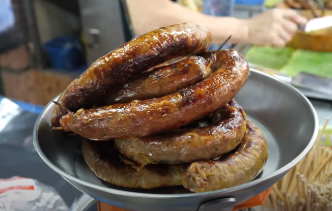 Sai Oua, the incredible herbaceous sausage of Chiang Mai